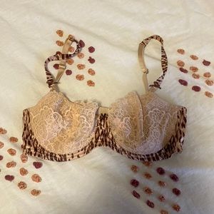 Nude bra with animal print accents